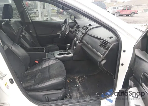 2013 Toyota Camry Se z USA, uszkodzony, nr VIN 4T1BF1FK7DU690510